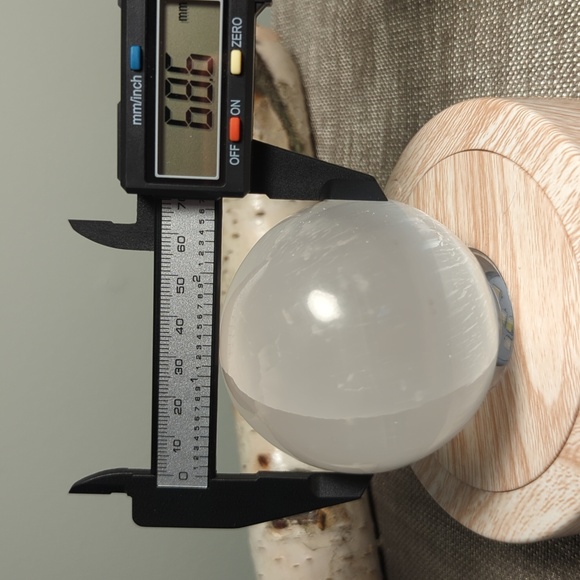 Selenite Sphere - Choice of one sphere - Picture 4 of 9